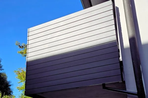 balkon-gelaender-modern-verzinkt-db703 Stahlkonstruktion mit Aluprofilen als modernes Balkongeländer im Raum Augsburg