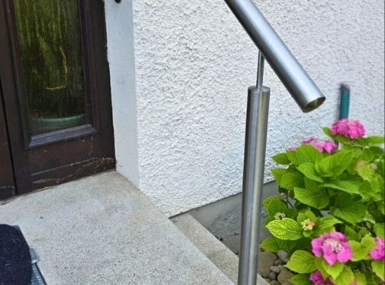 haustreppe-handlauf-edelstahl-modern-augsburg haustreppe-handlauf-edelstahl-modern-augsburg