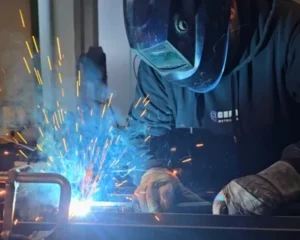 metallbau-schweissarbeiten-stahl-gepa.webp Schweißarbeiten im Metallbau – präzise Verarbeitung von Stahlbauteilen